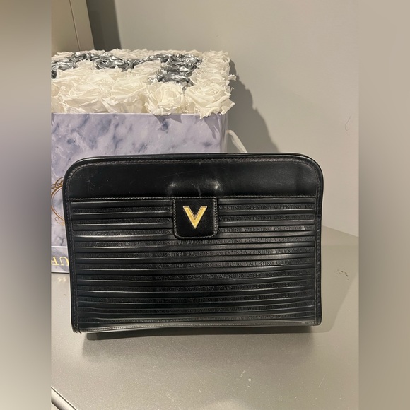 Authentic preowned Mario Valentino clutch - Picture 1 of 6